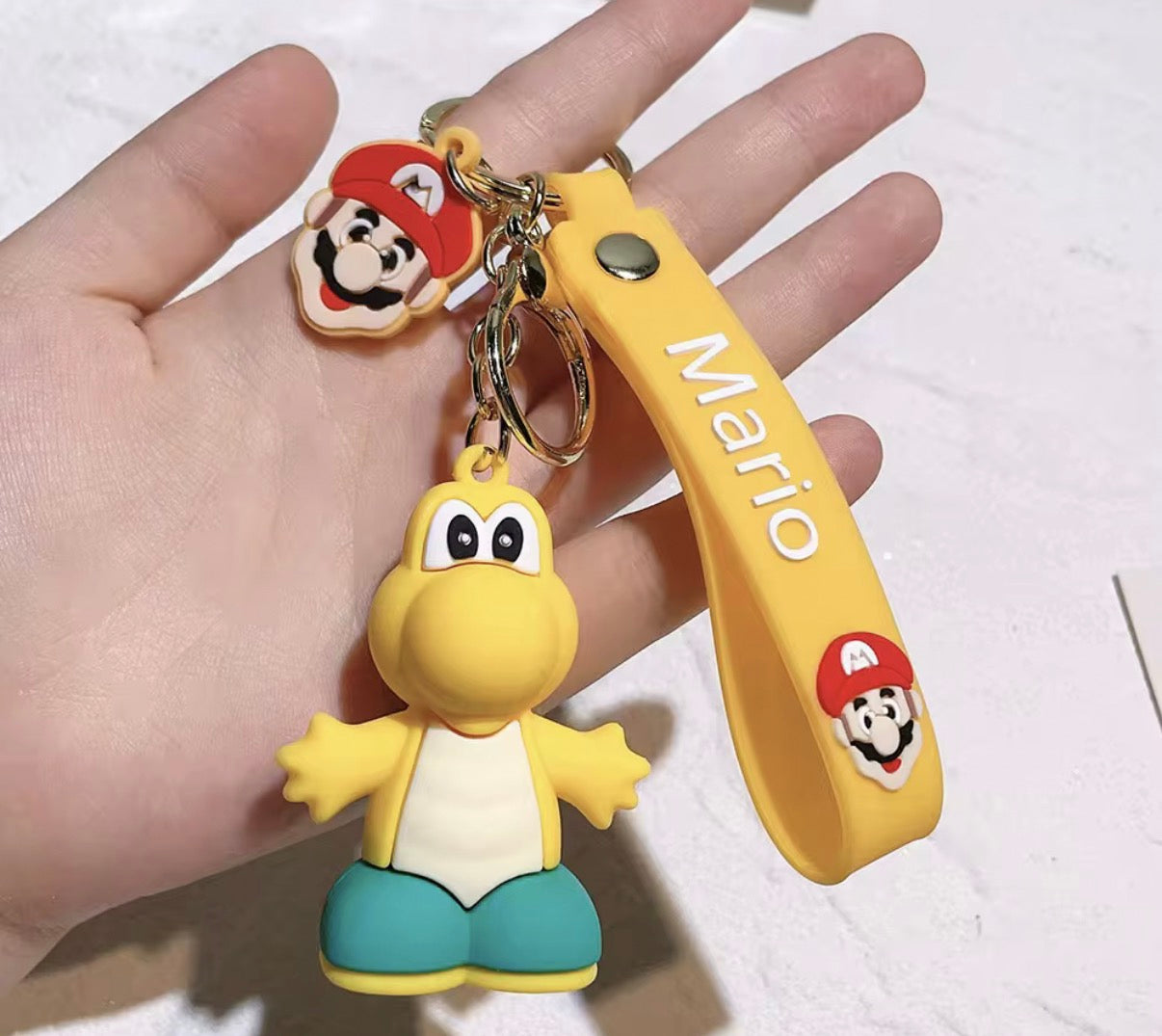 Super Mario Keychain Yoshi (Mario Label)- Yellow